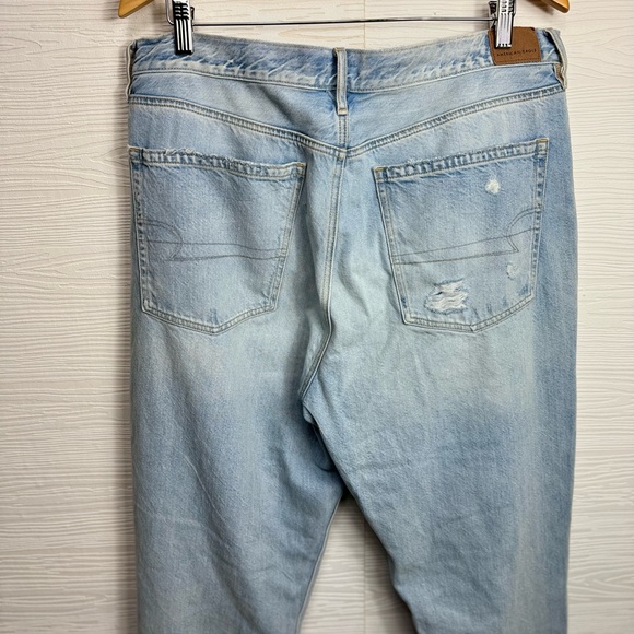 American Eagle 90s Slim Boyfriend Light Wash Jeans Size 16 - Picture 8 of 9